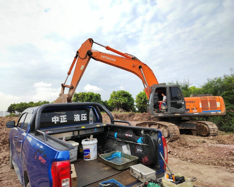 广州挖掘机乐鱼(中国)中心