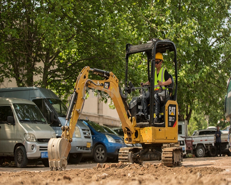 小松挖掘机热车憋车故障原因有哪些？小松挖掘机乐鱼(中国)中心