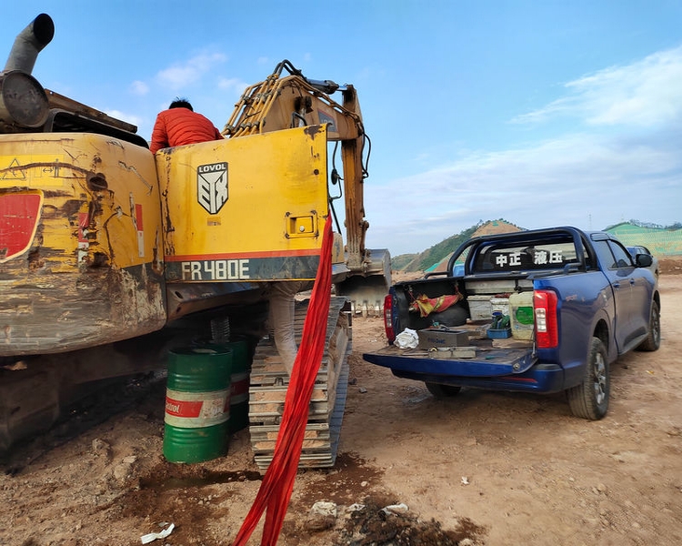 梅州小松挖掘机乐鱼(中国)中心/梅县 大埔 丰顺 五华 平远 蕉岭 兴宁小松挖机乐鱼(中国)售后